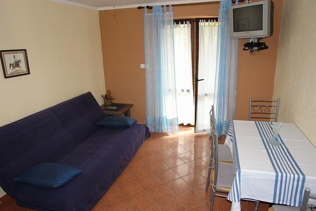 2 Bedroom Amazing Apartment In 크리크베니카 객실 사진